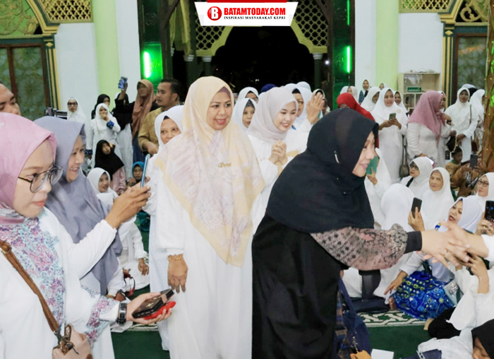 Kedatangan Ustadzah Aisah Dahlan di Masjid Nurul Iman Kijang Kota